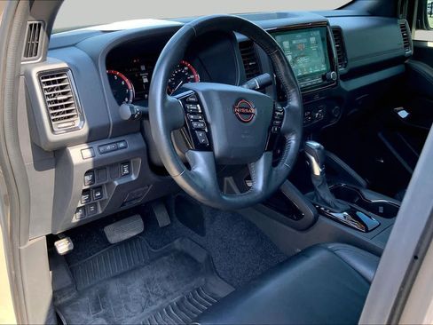 Used 2022 Nissan Frontier PRO-4X w/ Pro-4X Premium Package AWD/4WD image 17