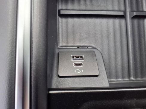 New 2026 Ford Expedition Active image 11