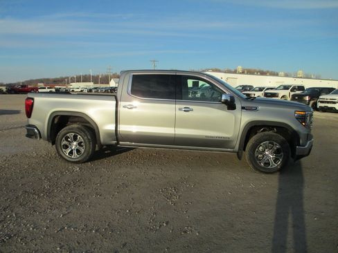 New 2026 GMC Sierra 1500 SLT w/ SLT Convenience Package image 3