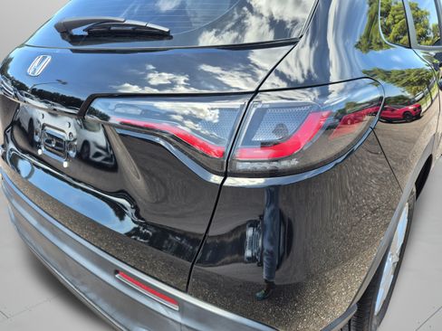 Used 2023 Honda HR-V LX image 32