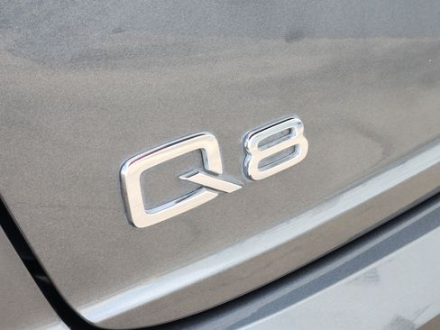 Used 2019 Audi Q8 Prestige w/ Luxury Package image 11