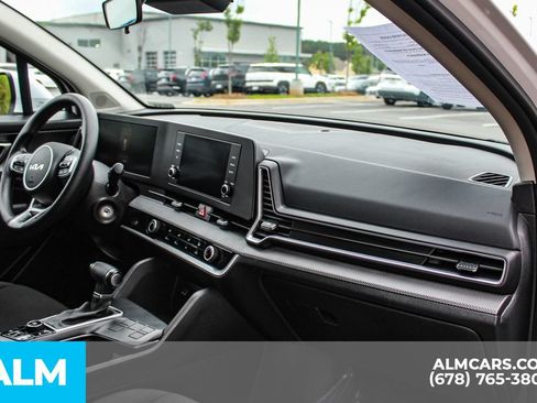 Used 2025 Kia Sportage LX FWD image 24