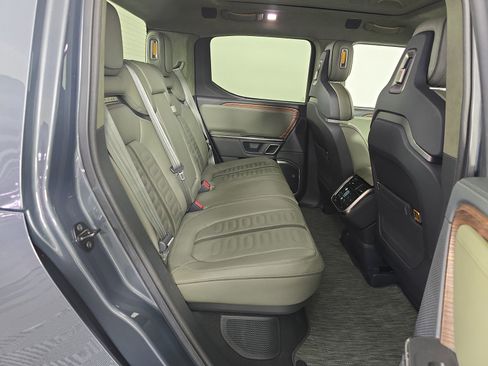 Used 2023 Rivian R1T Adventure image 22
