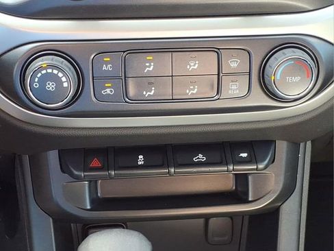 Used 2022 Chevrolet Colorado LT w/ LT Convenience Package AWD/4WD image 20