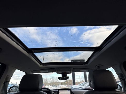 Used 2023 Chevrolet Blazer LT w/ Sound & Technology Package image 26