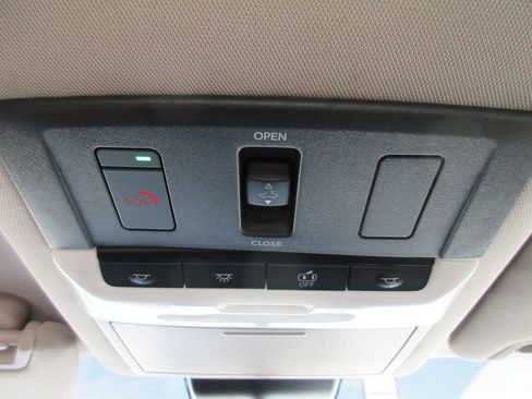 Used 2024 Nissan Altima 2.5 SL FWD image 31