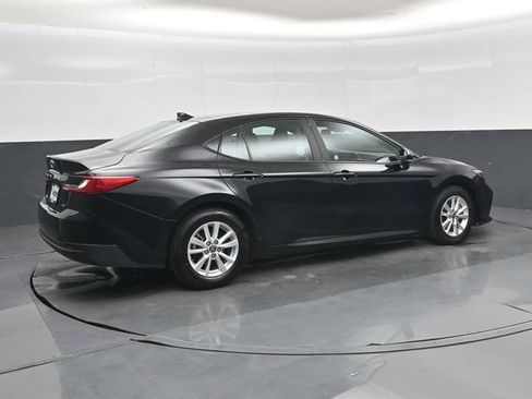 Used 2025 Toyota Camry LE FWD image 3