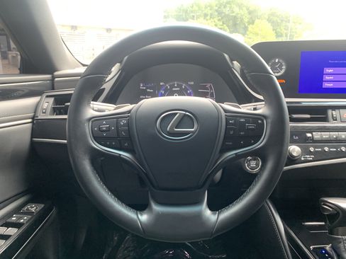 Used 2024 Lexus ES 350 w/ Accessory Package (Z1) FWD image 18