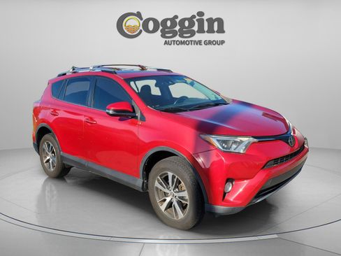 Used 2017 Toyota RAV4 XLE FWD image 6