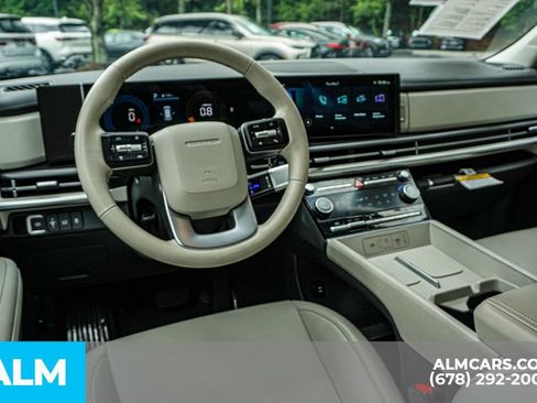 Used 2025 Hyundai Santa Fe SEL FWD image 29