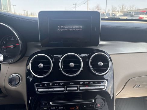 Used 2017 Mercedes-Benz GLC 300 4MATIC image 12