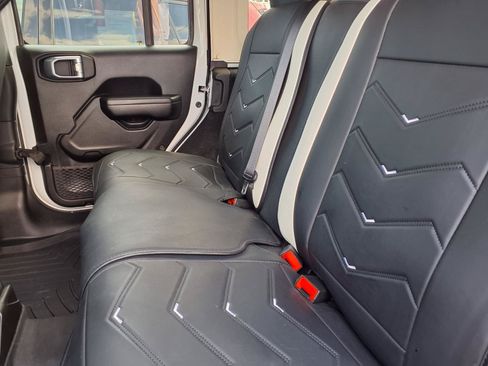 Used 2021 Jeep Wrangler Unlimited Sport AWD/4WD image 6
