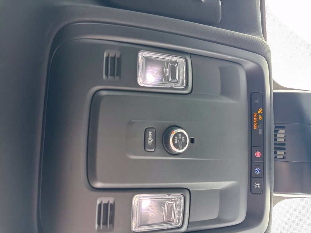 Used 2025 Chevrolet Tahoe Z71 AWD/4WD image 24