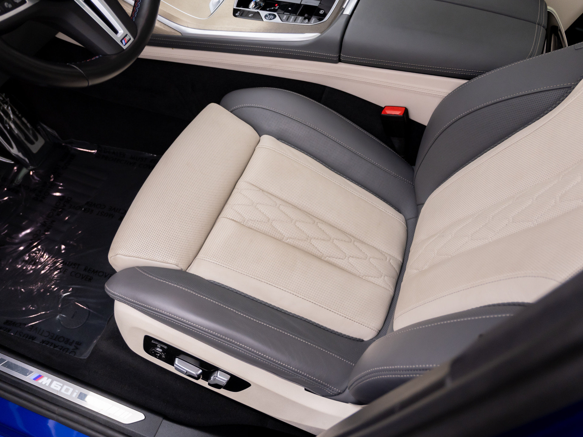 Certified 2025 BMW X7 M60i AWD/4WD image 16