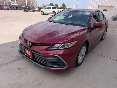Used 2022 Toyota Camry LE FWD image 21