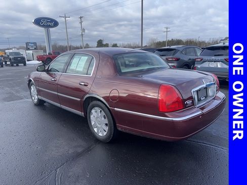 Used 2004 Lincoln Town Car Ultimate image 4