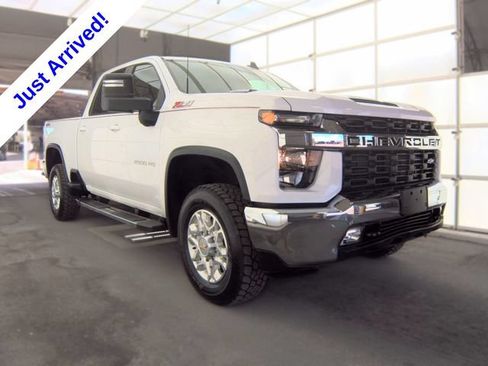 Used 2023 Chevrolet Silverado 2500 LT w/ Convenience Package AWD/4WD image 2