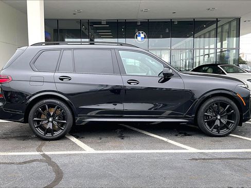 Used 2025 BMW X7 M60i image 35