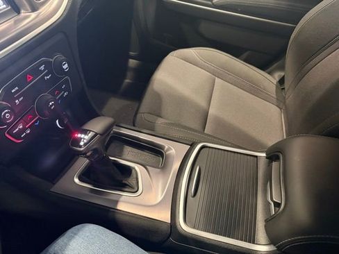 Used 2019 Dodge Charger SXT image 27