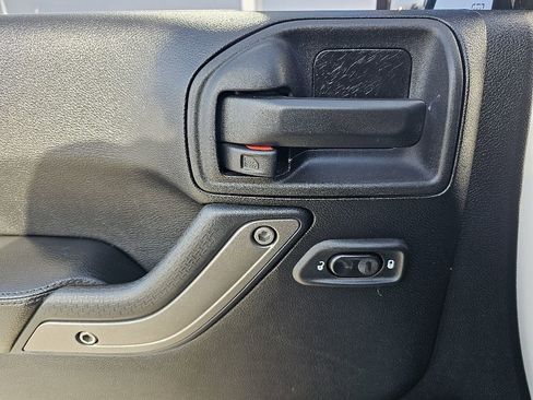 Used 2013 Jeep Wrangler Sahara image 23