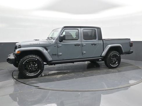 Used 2024 Jeep Gladiator Sport AWD/4WD image 9