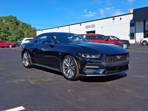 Used 2025 Ford Mustang Premium RWD image 1