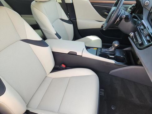 Certified 2025 Lexus ES 300h 300h Premium Package w/ Premium Package image 6