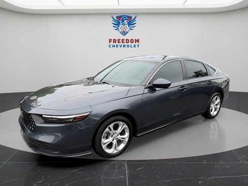 Used 2025 Honda Accord LX image 2