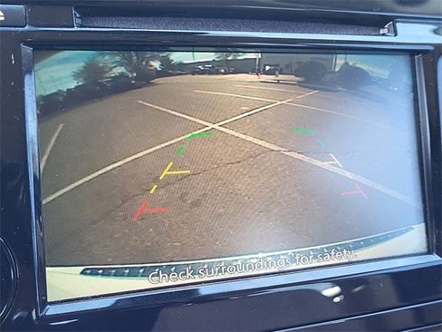 Used 2020 Nissan Rogue SV image 16