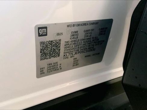 Used 2025 Chevrolet Trax RS w/ Driver Confidence Package FWD image 37