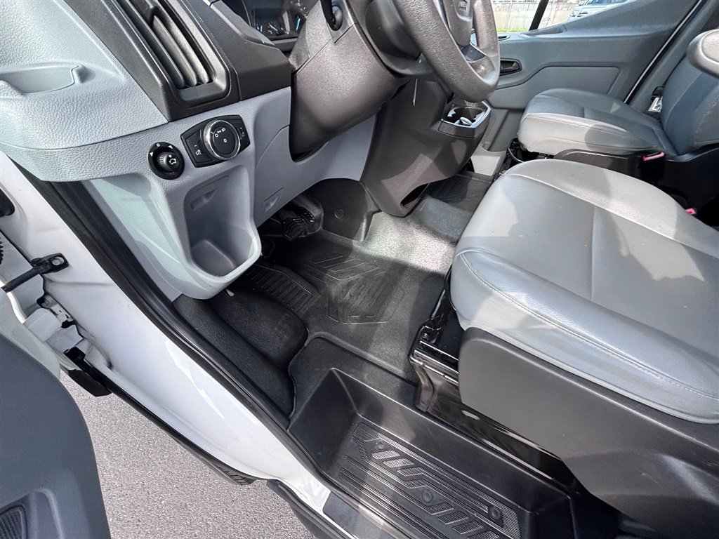 Used 2019 Ford Transit 250 130 Low Roof RWD image 15