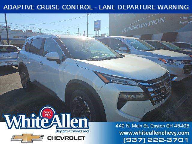 Used 2024 Nissan Rogue SV FWD image 1