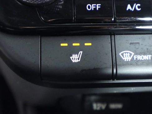Used 2025 Hyundai Elantra SEL FWD image 24
