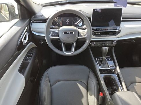 Used 2026 Jeep Compass Limited image 28