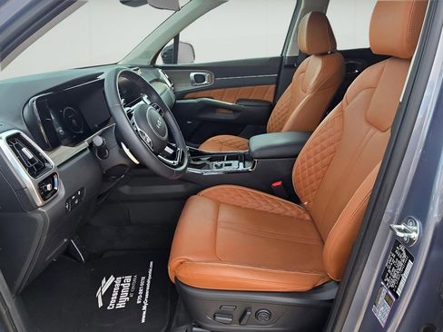 Used 2023 Kia Sorento SX Prestige image 12