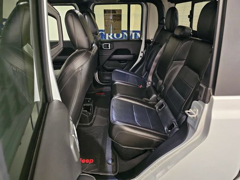 Used 2022 Jeep Gladiator Overland w/ Popular Equipment Package AWD/4WD image 25