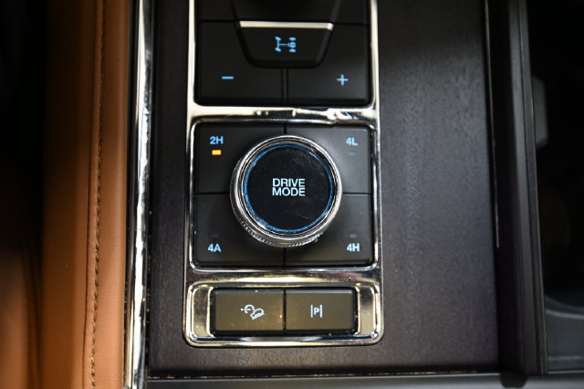 Used 2024 Ford Expedition Max Platinum AWD/4WD image 32