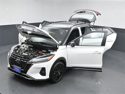 Used 2023 Nissan Kicks SR image 53
