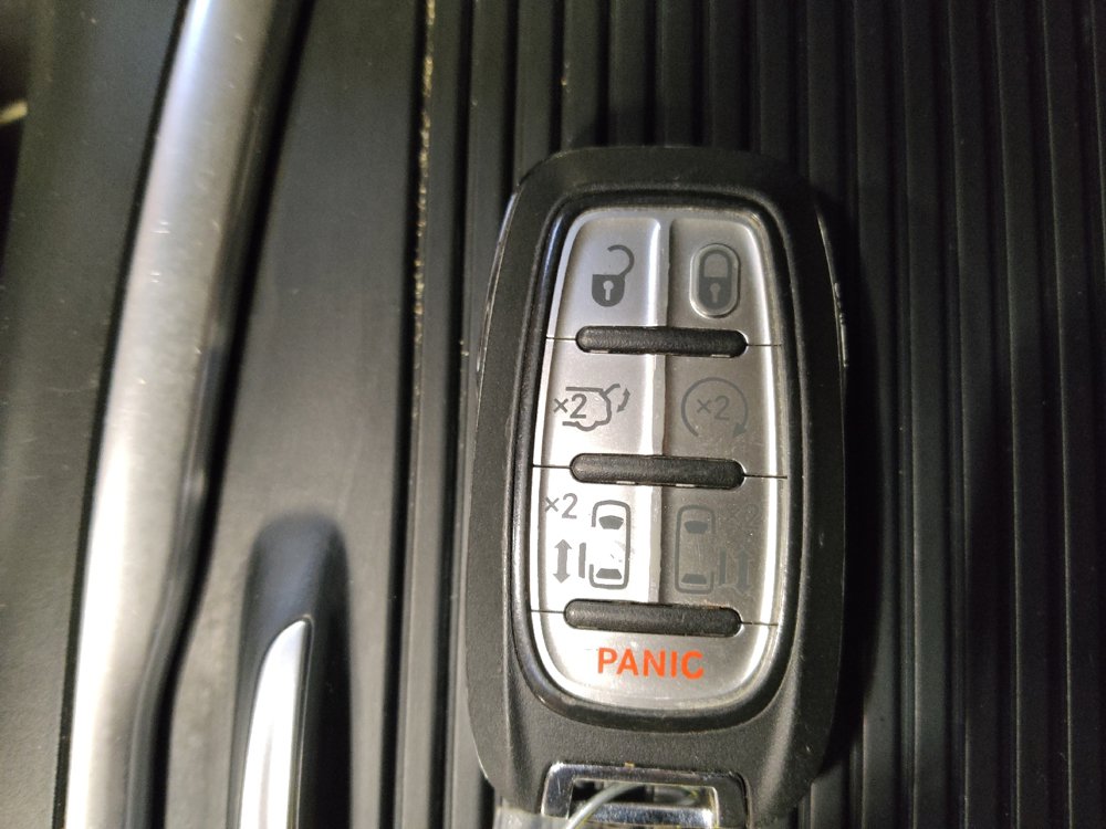 Used 2024 Chrysler Pacifica Touring-L FWD image 32