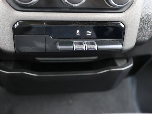 Used 2019 RAM 1500 Big Horn image 28