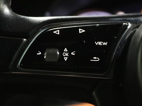 Used 2020 Bentley Bentayga Design Series AWD/4WD image 12