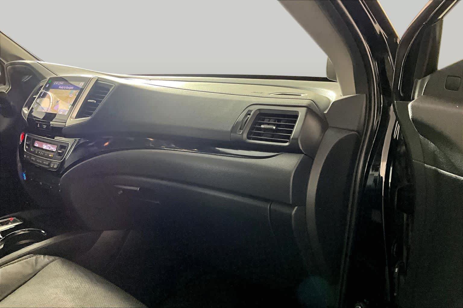 Used 2016 Honda Pilot Elite image 16