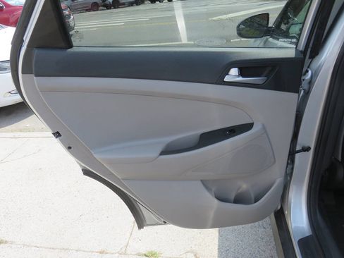 Used 2019 Hyundai Tucson SE AWD/4WD image 28