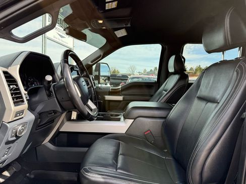 Used 2022 Ford F250 Lariat image 12