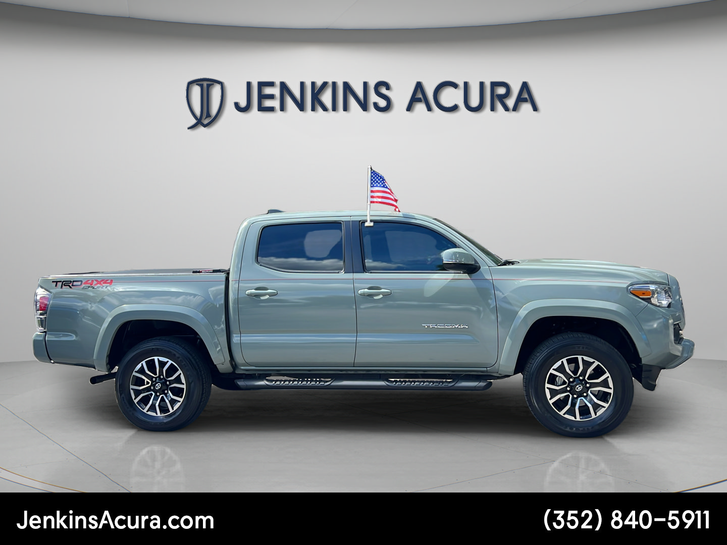 Used 2023 Toyota Tacoma TRD Sport AWD/4WD image 2