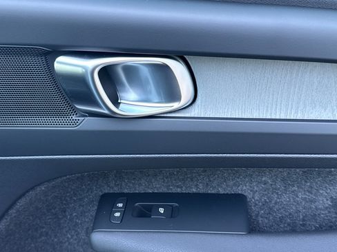 New 2026 Volvo XC40 B5 Core AWD/4WD image 19