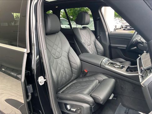 Used 2024 BMW X5 xDrive50e w/ Parking Assistance Package AWD/4WD image 10