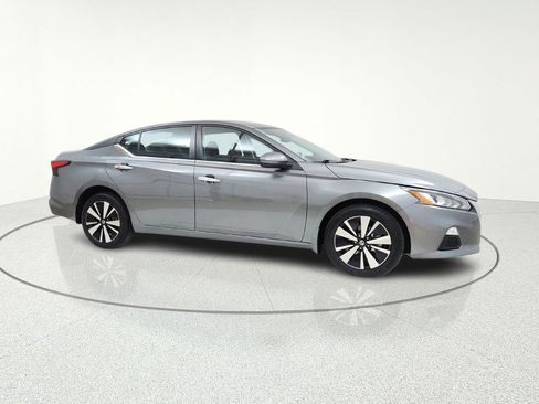 Used 2022 Nissan Altima 2.5 SV AWD/4WD image 10