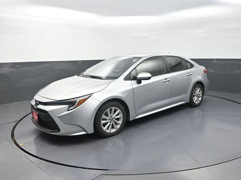 Certified 2024 Toyota Corolla LE w/ LE Convenience Package FWD image 3