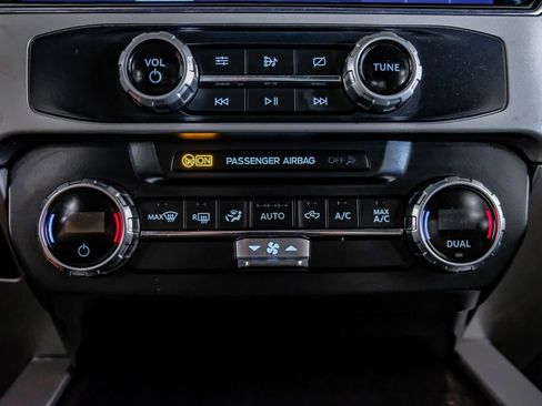 Used 2022 Ford F350 Lariat image 26